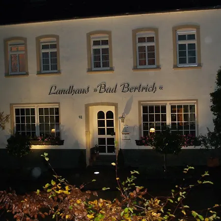 Landhaus Bad Bertrich 4*
