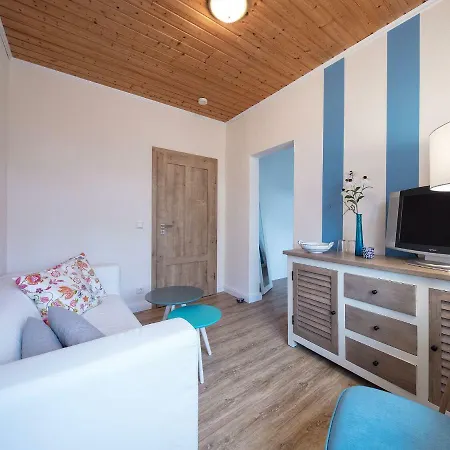 Landhaus Bad Bertrich 招待所 4*